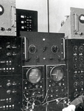 Two oscilloscopes in use. Photo: Courtesy IEEE History Center